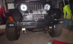 Tuning - Höherlegung eines CJ7 mit Federschäkel (Vorderachse)